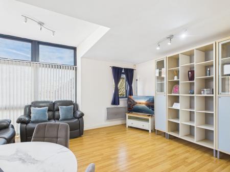 2 bedroom Flat for sale in Rickman Drive, Birmingham, B15