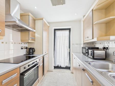 2 bedroom Flat for sale in Rickman Drive, Birmingham, B15