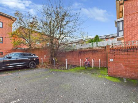 2 bedroom Flat for sale in Rickman Drive, Birmingham, B15