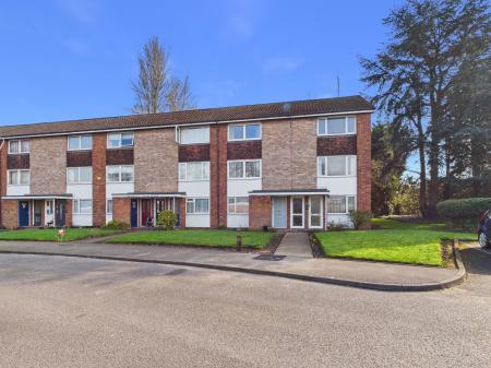 2 bedroom Maisonette to let in Park Close, Erdington, Birmingham, B24