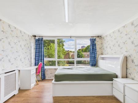 1 bedroom House share to let in Sherborne Grove, City Centre, Birmingham, B1