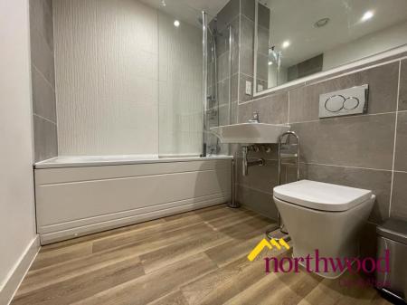 1 bedroom Flat to let in Lexington Gardens, Park Central, Edgbaston, Birmingham, B15