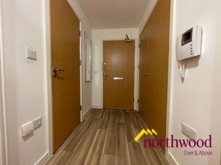 1 bedroom Flat to let in Lexington Gardens, Park Central, Edgbaston, Birmingham, B15