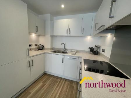 1 bedroom Flat to let in Lexington Gardens, Park Central, Edgbaston, Birmingham, B15