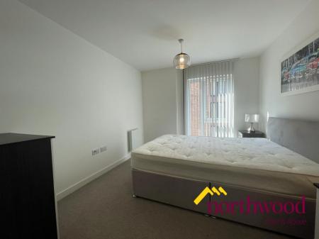 1 bedroom Flat to let in Lexington Gardens, Park Central, Edgbaston, Birmingham, B15