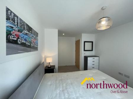 1 bedroom Flat to let in Lexington Gardens, Park Central, Edgbaston, Birmingham, B15