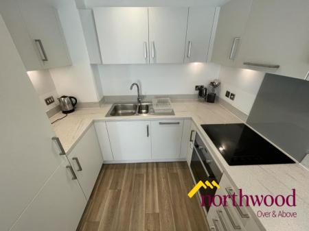 1 bedroom Flat to let in Lexington Gardens, Park Central, Edgbaston, Birmingham, B15