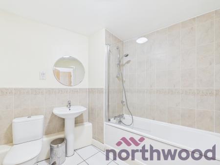 2 bedroom Flat to let in Lee Bank Middleway, City Centre, Birmingham, B15