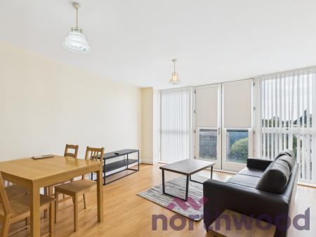 2 bedroom Flat to let in Lee Bank Middleway, City Centre, Birmingham, B15