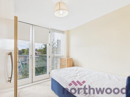 2 bedroom Flat to let in Lee Bank Middleway, City Centre, Birmingham, B15