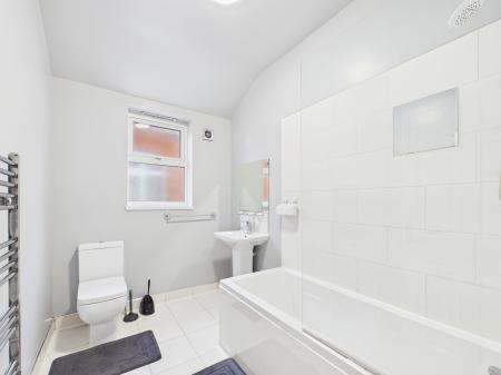 2 bedroom Flat to let in Portland Road, Birmingham, B16