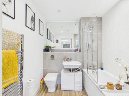 2 bedroom Flat for sale in Hamilton Apartments Spring Street, City Centre, Birmingham, B15