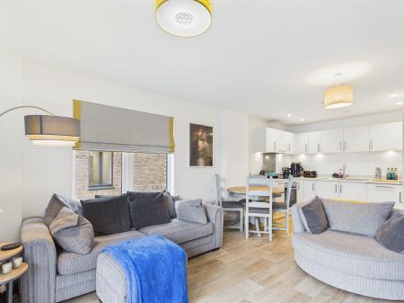 2 bedroom Flat for sale in Hamilton Apartments Spring Street, City Centre, Birmingham, B15