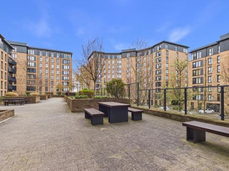 2 bedroom Flat for sale in Hamilton Apartments Spring Street, City Centre, Birmingham, B15