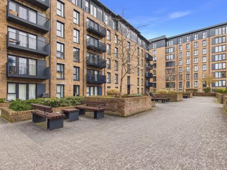 2 bedroom Flat for sale in Hamilton Apartments Spring Street, City Centre, Birmingham, B15