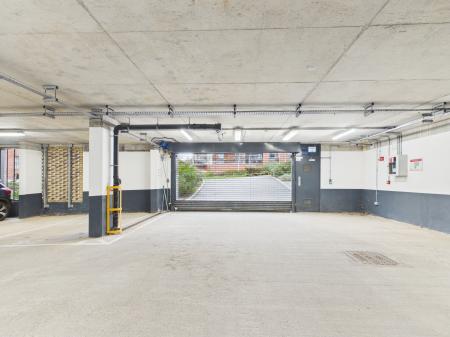 2 bedroom Flat for sale in Hamilton Apartments Spring Street, City Centre, Birmingham, B15