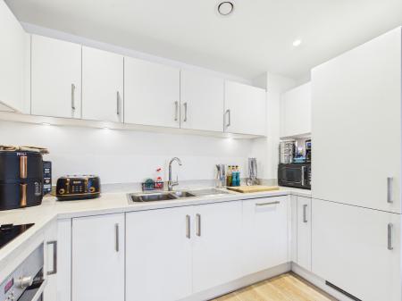 2 bedroom Flat for sale in Hamilton Apartments Spring Street, City Centre, Birmingham, B15