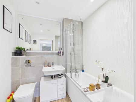 2 bedroom Flat for sale in Hamilton Apartments Spring Street, City Centre, Birmingham, B15