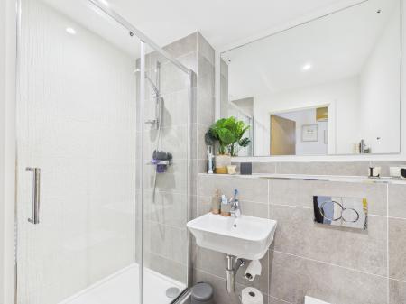 2 bedroom Flat for sale in Hamilton Apartments Spring Street, City Centre, Birmingham, B15