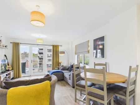 2 bedroom Flat for sale in Hamilton Apartments Spring Street, City Centre, Birmingham, B15