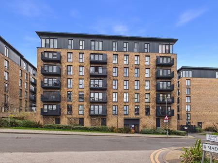 2 bedroom Flat for sale in Hamilton Apartments Spring Street, City Centre, Birmingham, B15