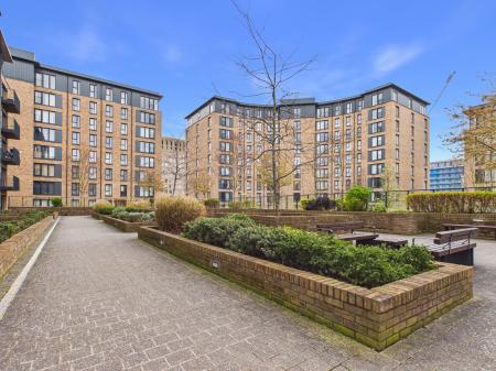 2 bedroom Flat for sale in Hamilton Apartments Spring Street, City Centre, Birmingham, B15