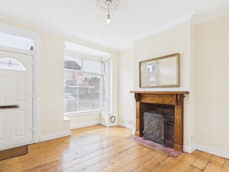 2 bedroom Terraced House to let in St Mary's Road, Smethwick, B67