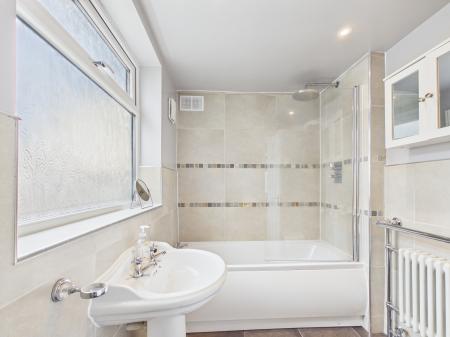 2 bedroom Terraced House to let in St Mary's Road, Smethwick, B67