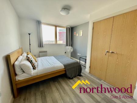 2 bedroom Flat to let in Bow Street, Birmingham, B1