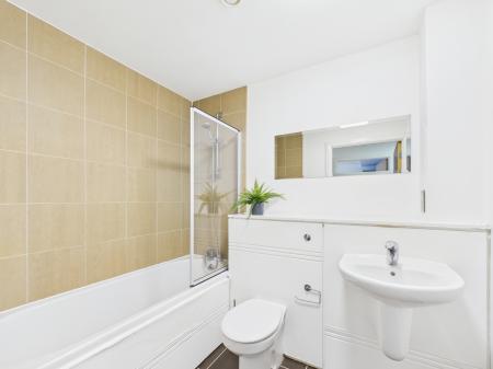 1 bedroom Flat to let in Bromsgrove Street, City Centre, Birmingham, B5