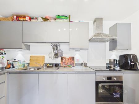 2 bedroom Flat for sale in St Lukes Road, City Centre, Birmingham, B5