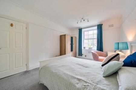 2 bedroom Flat for sale in Pitmaston Court Goodby Road, Birmingham, B13