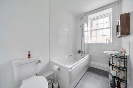 2 bedroom Flat for sale in Pitmaston Court Goodby Road, Birmingham, B13