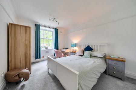 2 bedroom Flat for sale in Pitmaston Court Goodby Road, Birmingham, B13