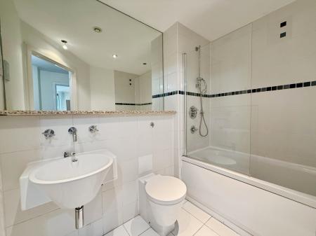 1 bedroom Flat to let in Southside Development, City Centre, Birmingham, B5