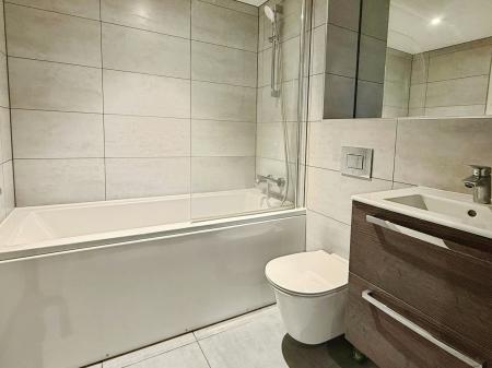 1 bedroom Flat to let in Broad Street, City Centre, Birmingham, B15