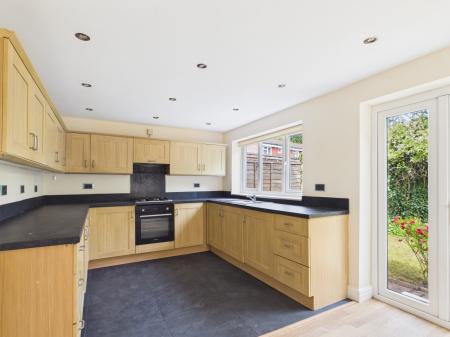 3 bedroom Semi-detached house to let in Denise Drive, Harborne, Birmingham, B17