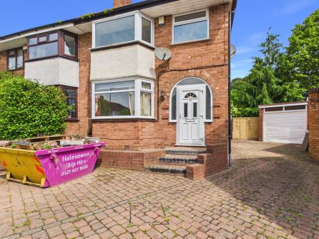 3 bedroom Semi-detached house to let in Denise Drive, Harborne, Birmingham, B17