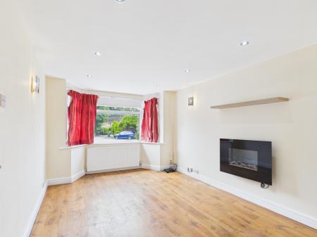 3 bedroom Semi-detached house to let in Denise Drive, Harborne, Birmingham, B17