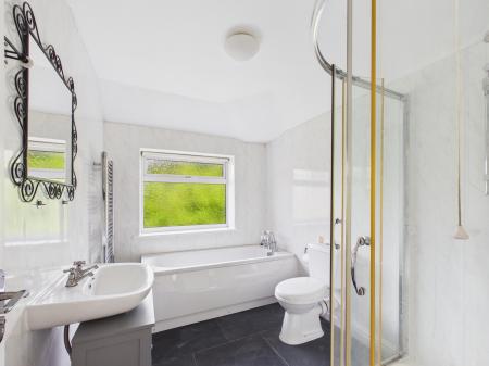 3 bedroom Semi-detached house to let in Denise Drive, Harborne, Birmingham, B17