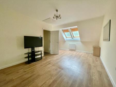 4 bedroom Semi-detached house to let in George Dixon Road, Harborne, Birmingham, B17