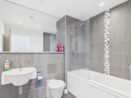 2 bedroom Flat to let in St Johns Walk, City Centre, Birmingham, B5