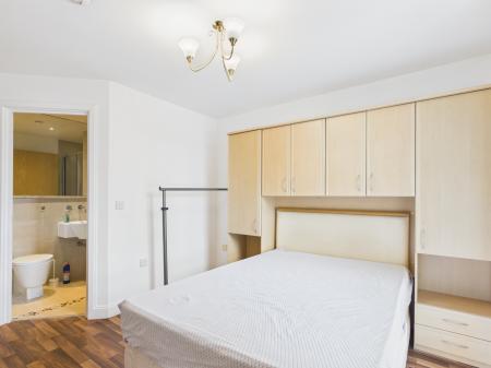 2 bedroom Flat to let in St Johns Walk, City Centre, Birmingham, B5