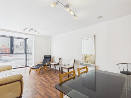 2 bedroom Flat to let in St Johns Walk, City Centre, Birmingham, B5