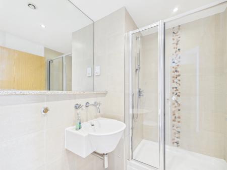 2 bedroom Flat to let in St Johns Walk, City Centre, Birmingham, B5
