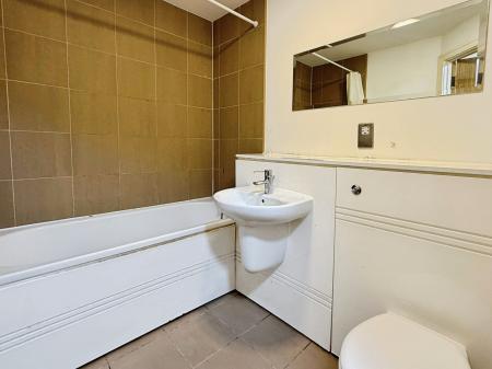2 bedroom Flat to let in Bromsgrove Street, City Centre, Birmingham, B5
