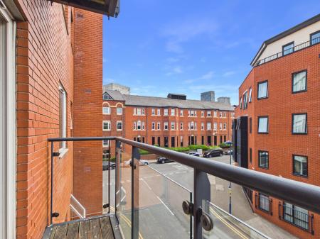 3 bedroom Flat for sale in Townsend Way, Birmingham, B1