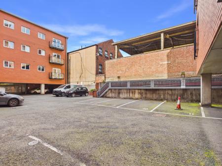3 bedroom Flat for sale in Townsend Way, Birmingham, B1