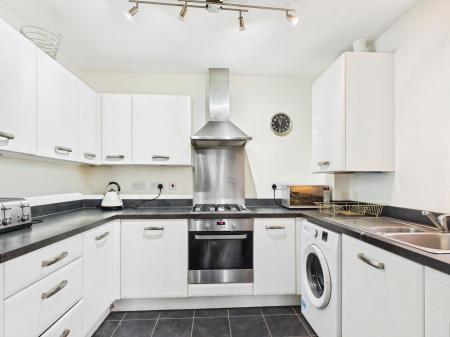 2 bedroom Flat to let in Herbert James Close, Smethwick, B66