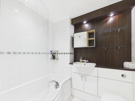 1 bedroom Flat for sale in Masshouse Plaza, Birmingham, B5